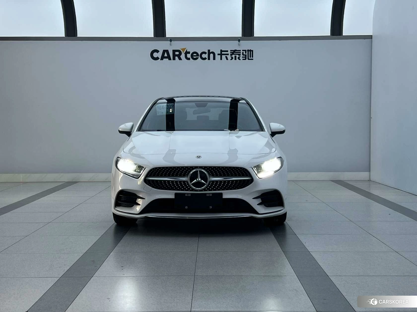 Mercedes-Benz A-Class 2021 Белый из Китая, фото 2