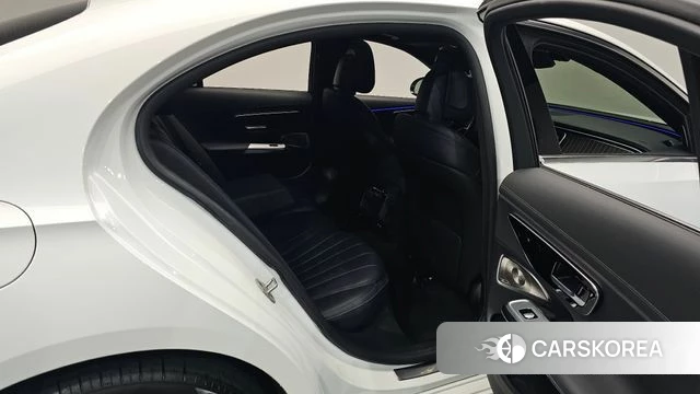 Mercedes-Benz E-Class W214 2024 Белый из Кореи, фото 2