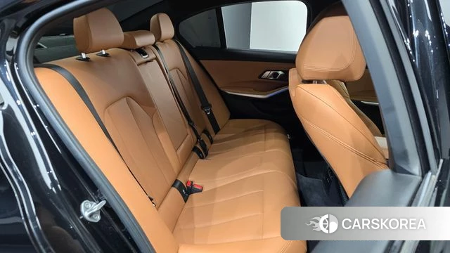 BMW 3 Series (G20) 2022 Черный из Кореи, фото 2