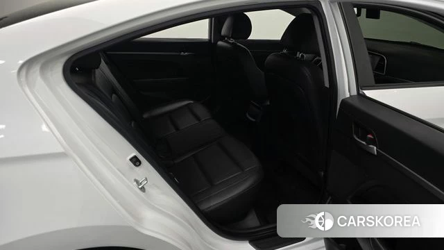 Hyundai Avante AD 2018 Белый из Кореи, фото 2