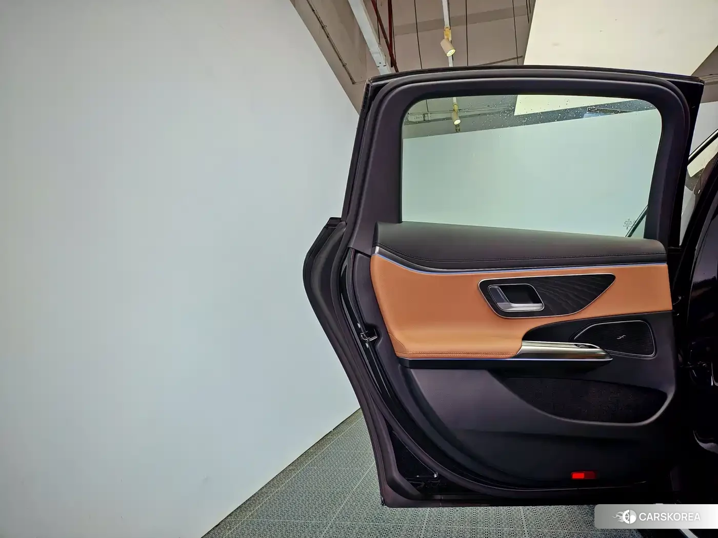 Mercedes-Benz E-Class 2025 Черный из Китая, фото 2