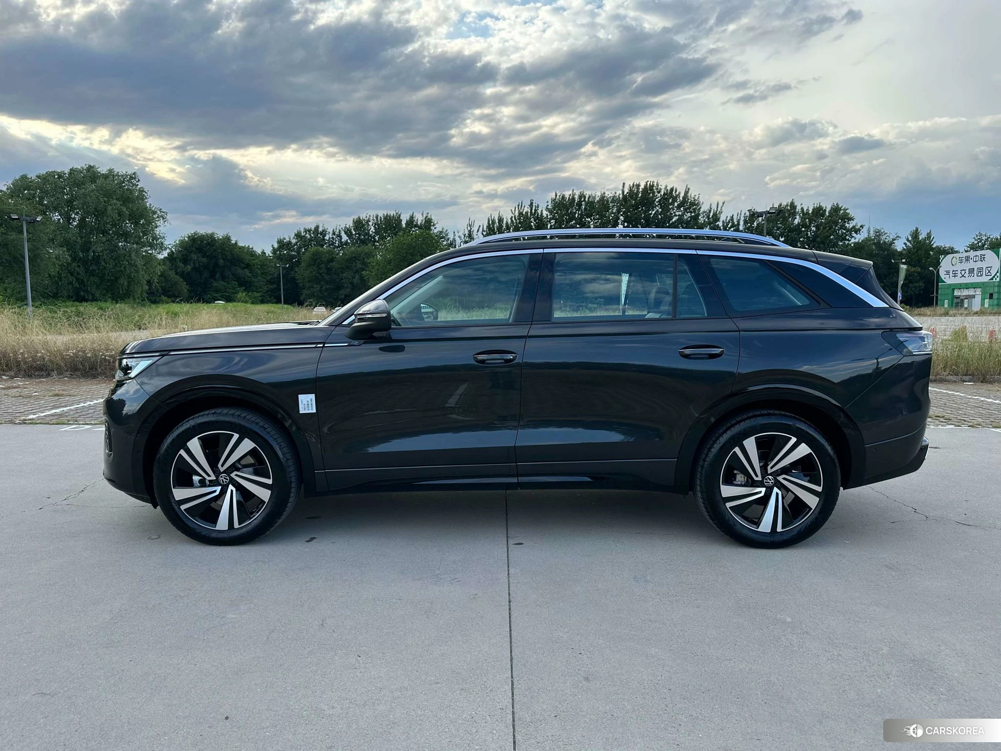 Volkswagen Tavendor 2024 Черный из Китая, фото 2