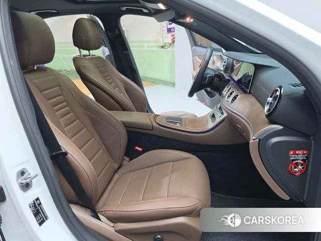 Mercedes-Benz E-Class W213 2022 Белый из Кореи, фото 2