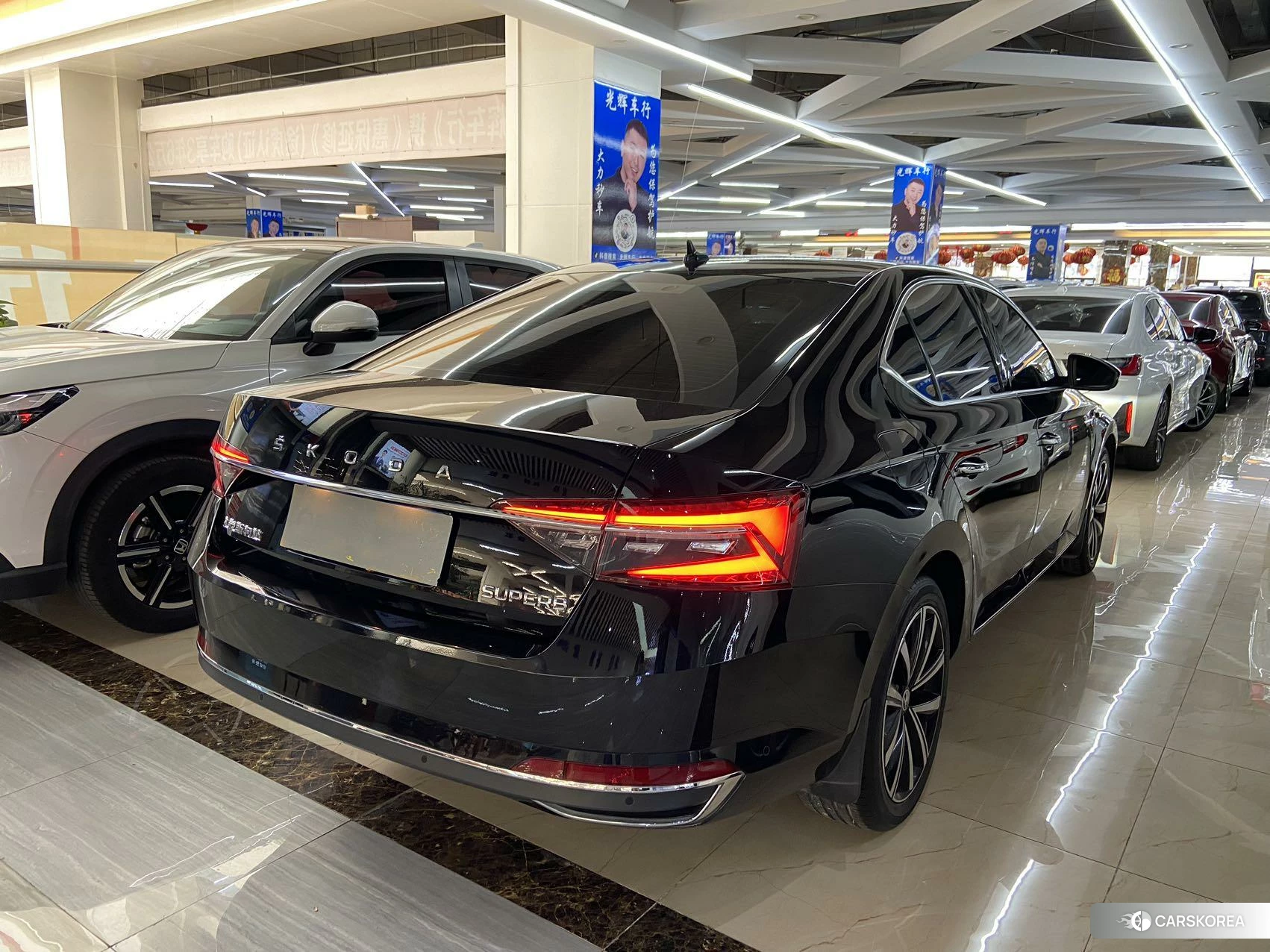 Skoda Superb 2022 Черный из Китая, фото 2