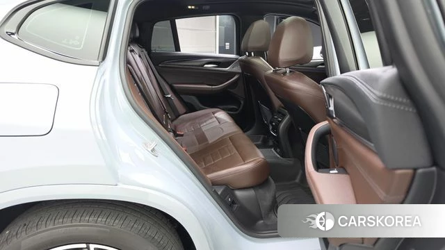 BMW X4 (G02) 2024 Серебристо-серый из Кореи, фото 2