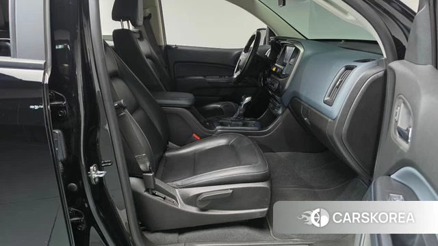 Chevrolet (GM Daewoo) Real New Colorado 2022 Черный из Кореи, фото 2