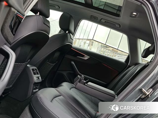 Audi A4L 2021 Темно-серый из Китая, фото 2