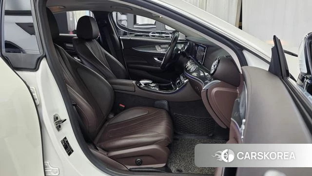 Mercedes-Benz CLS-Class C257 2019 Белый из Кореи, фото 2