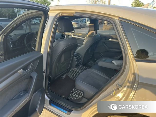 Audi Q5L 2023 Темно-серый из Китая, фото 2