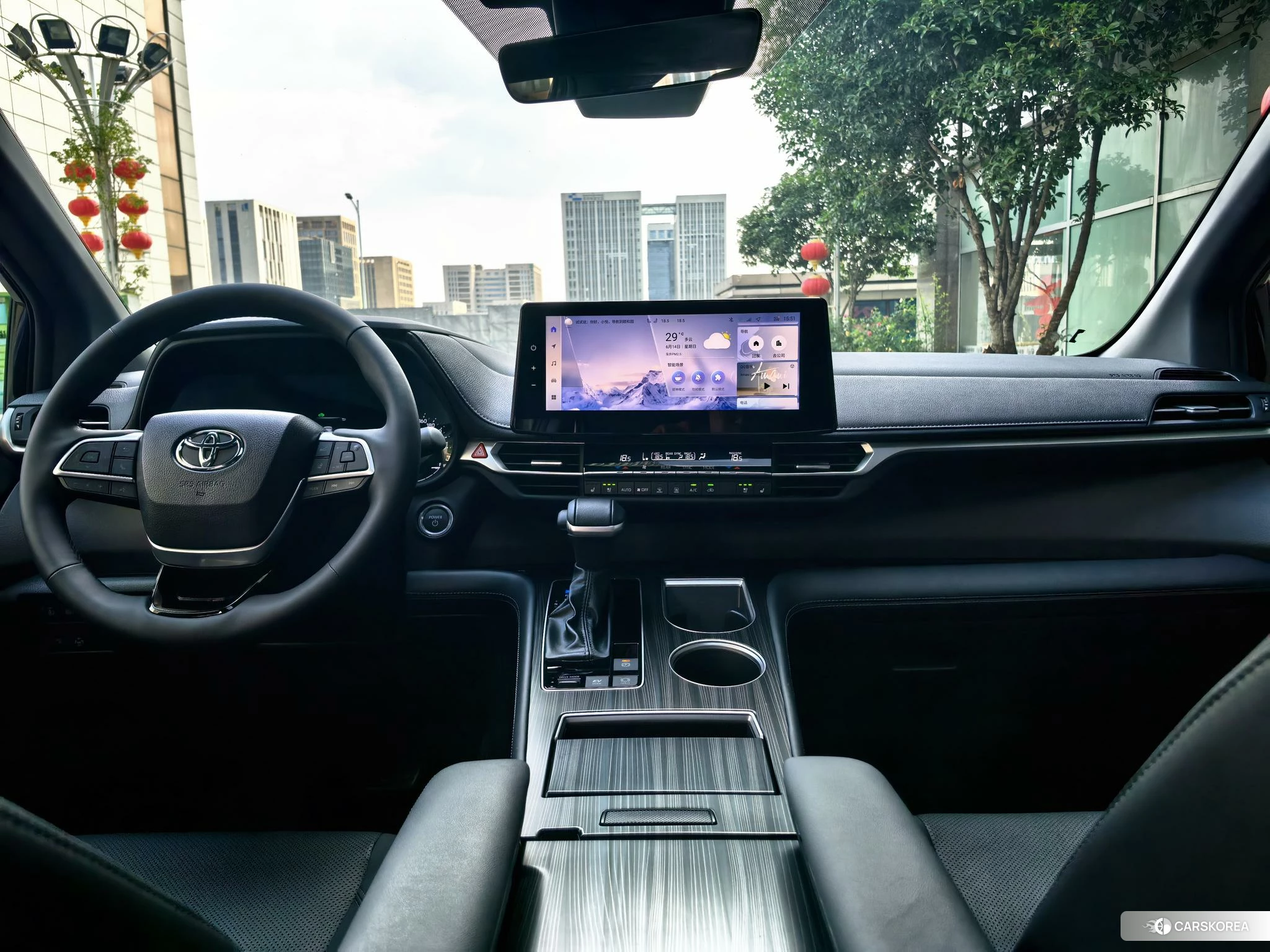 Toyota Sienna 2024 Черный из Китая, фото 2