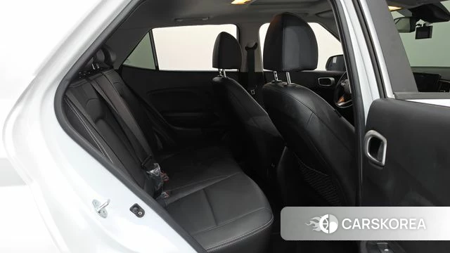 Hyundai Venue 2023 Белый из Кореи, фото 2