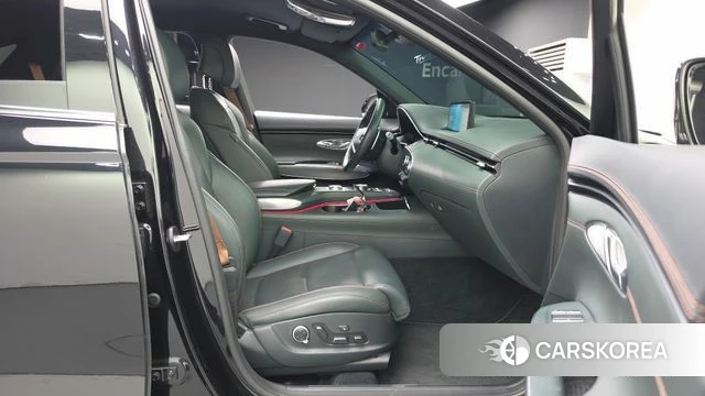 Genesis GV70 2022 Черный из Кореи, фото 2
