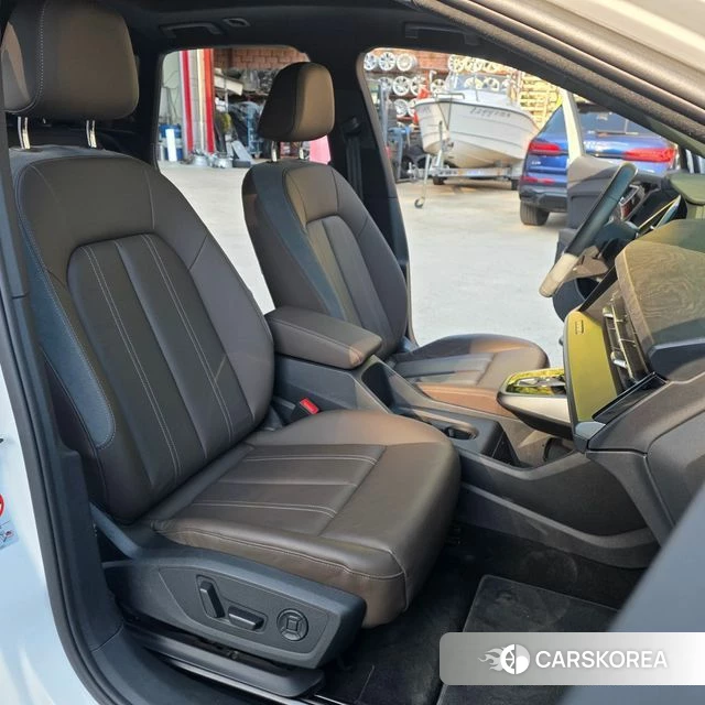 Audi Q4 e-Tron (F4) 2025 Белый из Кореи, фото 2