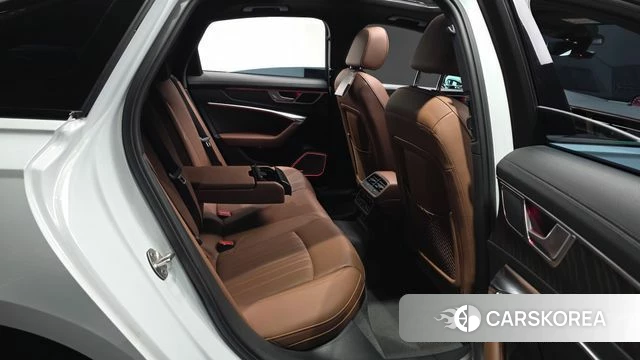 Audi A6 (C8) 2023 Белый из Кореи, фото 2