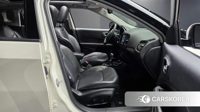 Jeep Compass 2nd Generation 2018 Белый из Кореи, фото 2