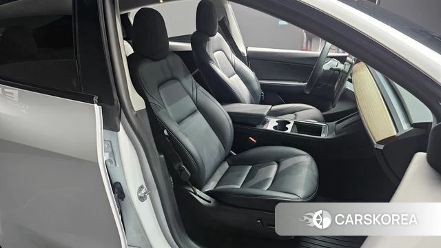 Tesla Model Y 2022 Белый из Кореи, фото 2