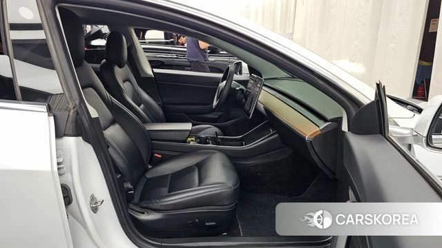 Tesla Model 3 2020 Белый из Кореи, фото 2