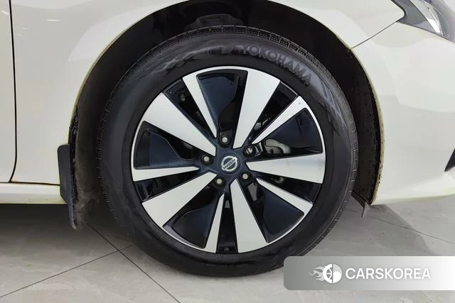 Nissan Altima 2022 Белый из Китая, фото 2