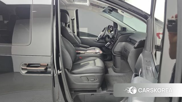 Hyundai Staria 2025 Черный из Кореи, фото 2