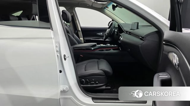 Genesis GV70 2023 Белый из Кореи, фото 2