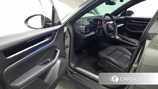 Porsche Makan EV 2025 Песочный из Кореи, фото 2
