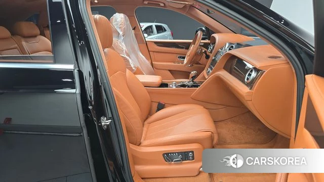 Bentley Bentayga 2018 Черный из Кореи, фото 2