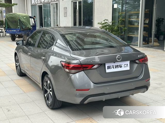 Nissan Sylphy 2023 Серебристо-серый из Китая, фото 2