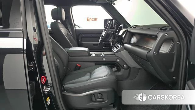 Land Rover Defender (L663) 2025 Черный из Кореи, фото 2
