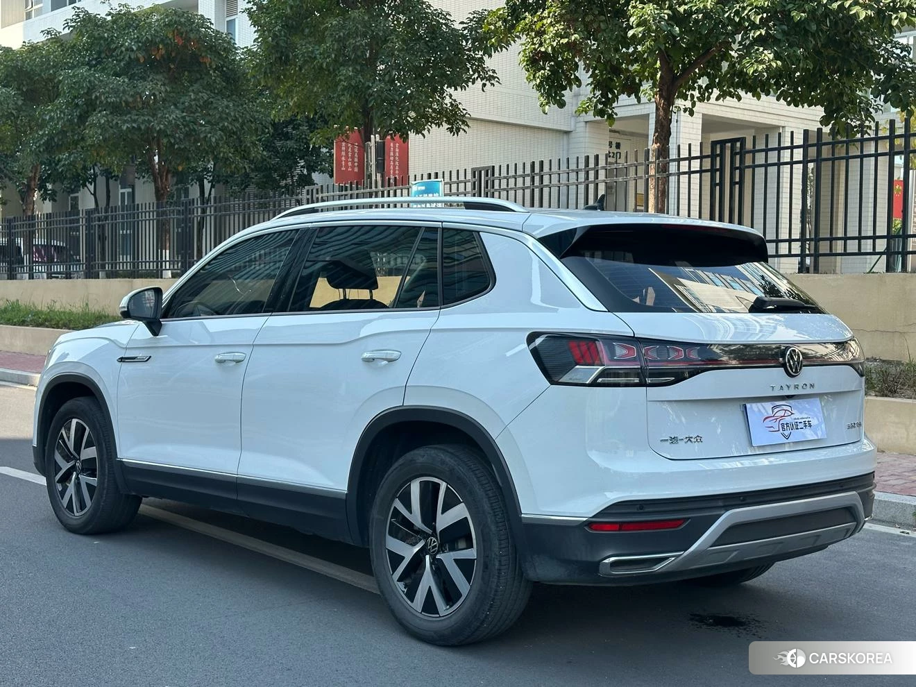 Volkswagen Tayron 2022 Белый из Китая, фото 2