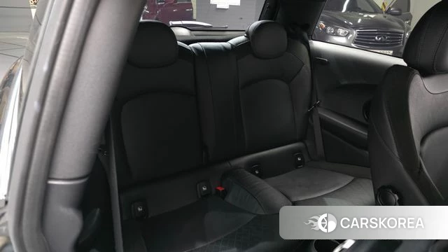 Mini Cooper Electric 2022 Черный из Кореи, фото 2