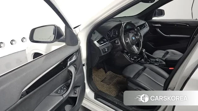 BMW X1 (F48) 2019 Белый из Кореи, фото 2
