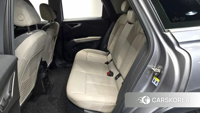 Audi Q4 e-Tron (F4) 2022 Серый из Кореи, фото 2