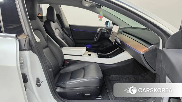 Tesla Model 3 2020 Белый из Кореи, фото 2