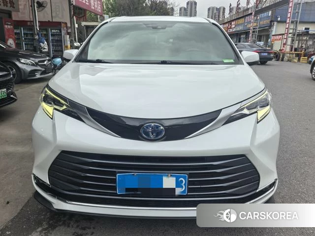 Toyota Sienna 2022 Белый из Китая, фото 2