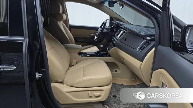 Kia The New Carnival 2019 Черный из Кореи, фото 2