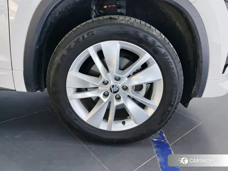 Skoda Kodiaq 2024 Белый из Китая, фото 2