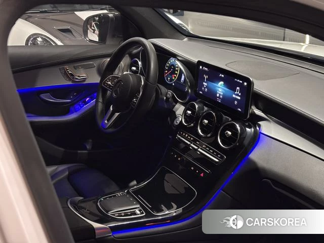 Mercedes-Benz GLC 2021 Белый из Китая, фото 2