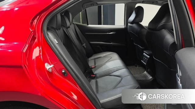 Toyota Camry (XV70) 2021 Красный из Кореи, фото 2