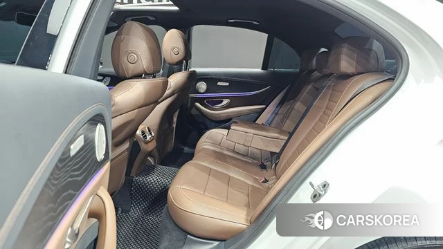 Mercedes-Benz E-Class W213 2023 Белый из Кореи, фото 2