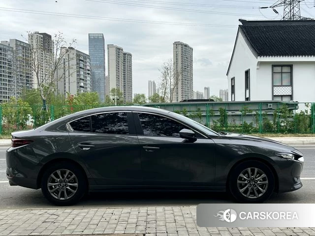 Mazda 3 2021 Черный из Китая, фото 2