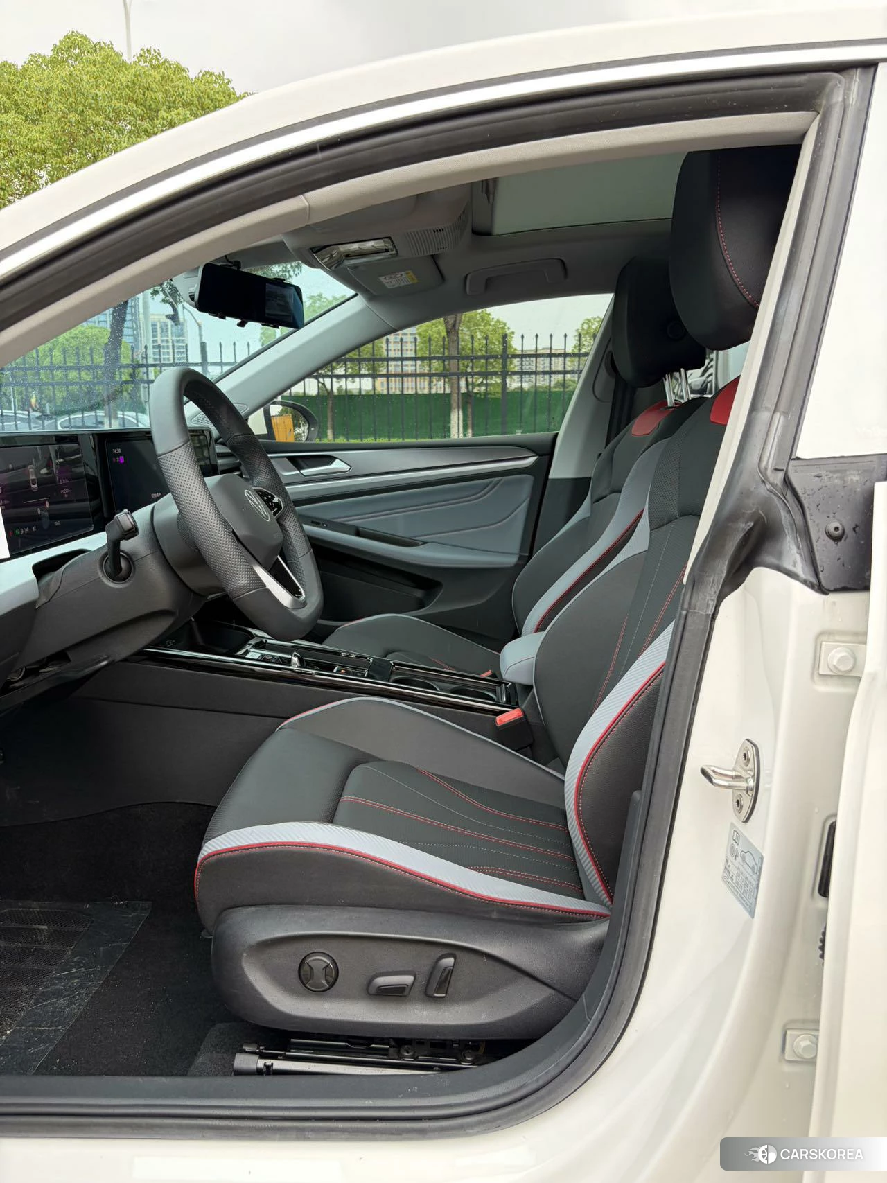 Volkswagen Lamando 2023 Белый из Китая, фото 2