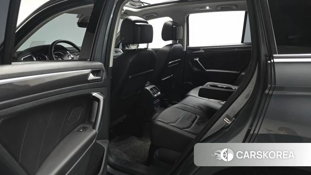Volkswagen Tiguan second Generation 2020 Серый из Кореи, фото 2