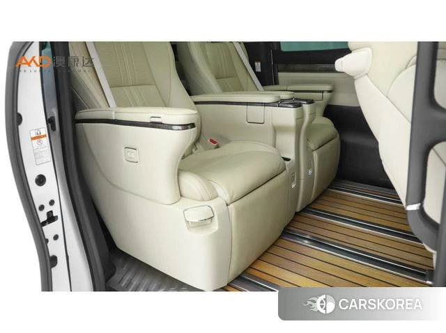 Toyota Vellfire 2022 Белый из Китая, фото 2