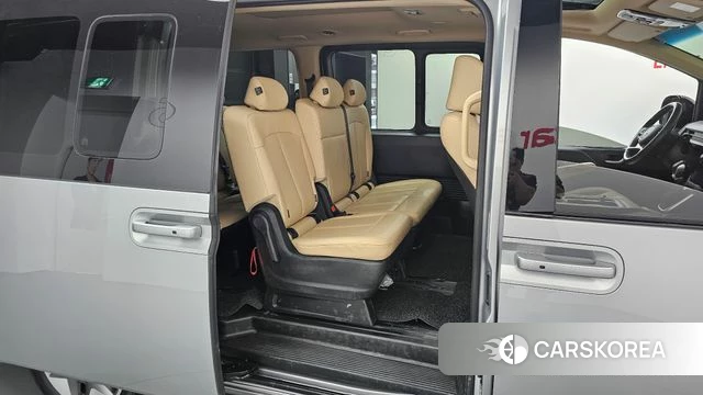 Hyundai Staria 2023 Серебряный из Кореи, фото 2