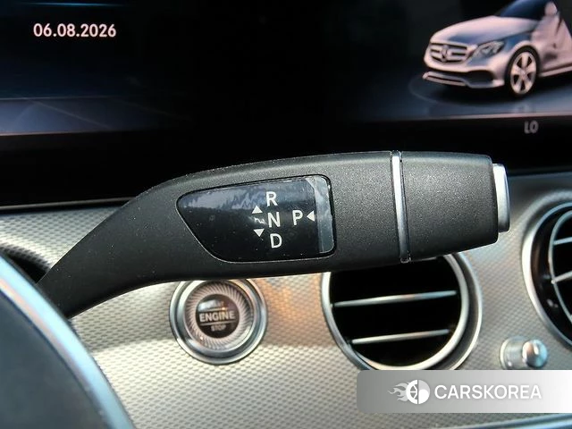Mercedes-Benz E-Class W213 2018 Белый из Кореи, фото 2