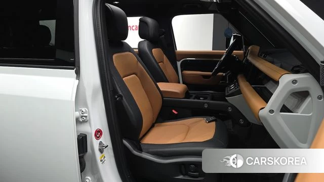 Land Rover Defender (L663) 2024 Белый из Кореи, фото 2