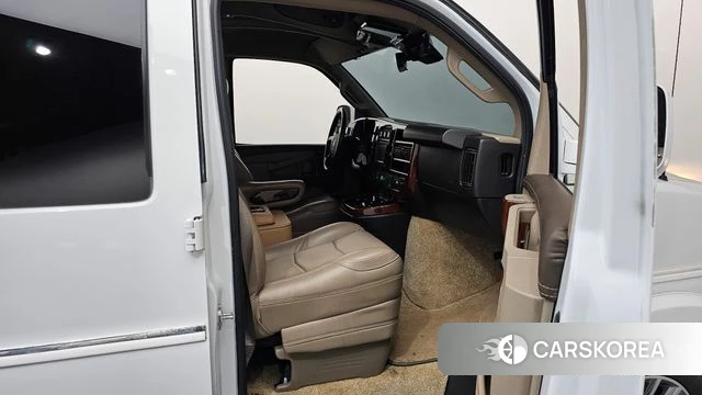 GMC Savana 2020 Белый из Кореи, фото 2