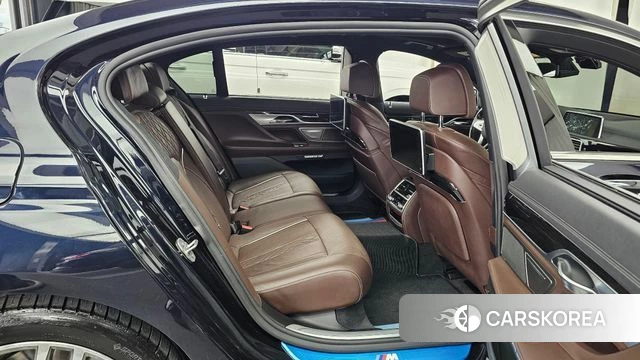 BMW 7 Series (G11) 2018 Черный из Кореи, фото 2