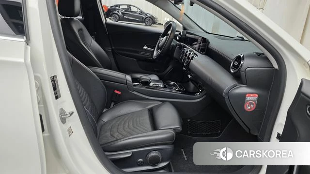 Mercedes-Benz A-Class W177 2019 Белый из Кореи, фото 2