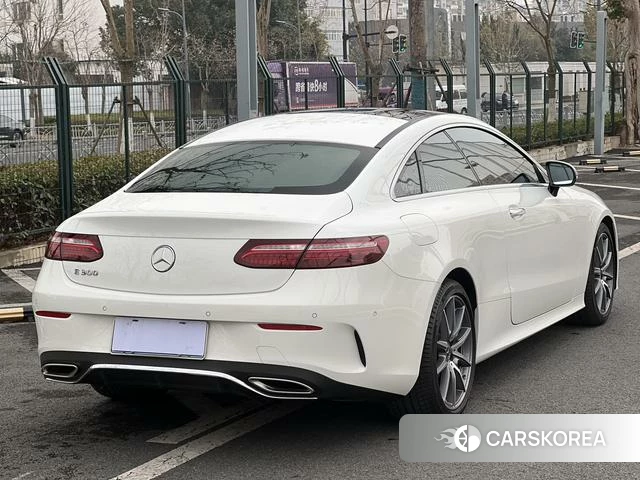 Mercedes-Benz E-Class 2021 Белый из Китая, фото 2